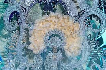 Lola Ortíz, representante de la firma teldense Tapicería Peñate, nueva Reina del Carnaval de la capital grancanaria/TA y Lpacarnaval.